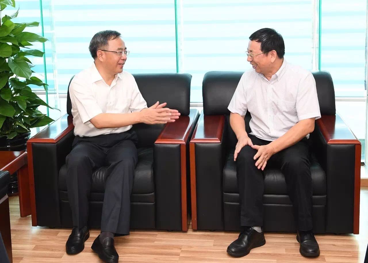 中央政治局委员、广东省委书记胡春华赴我校调研